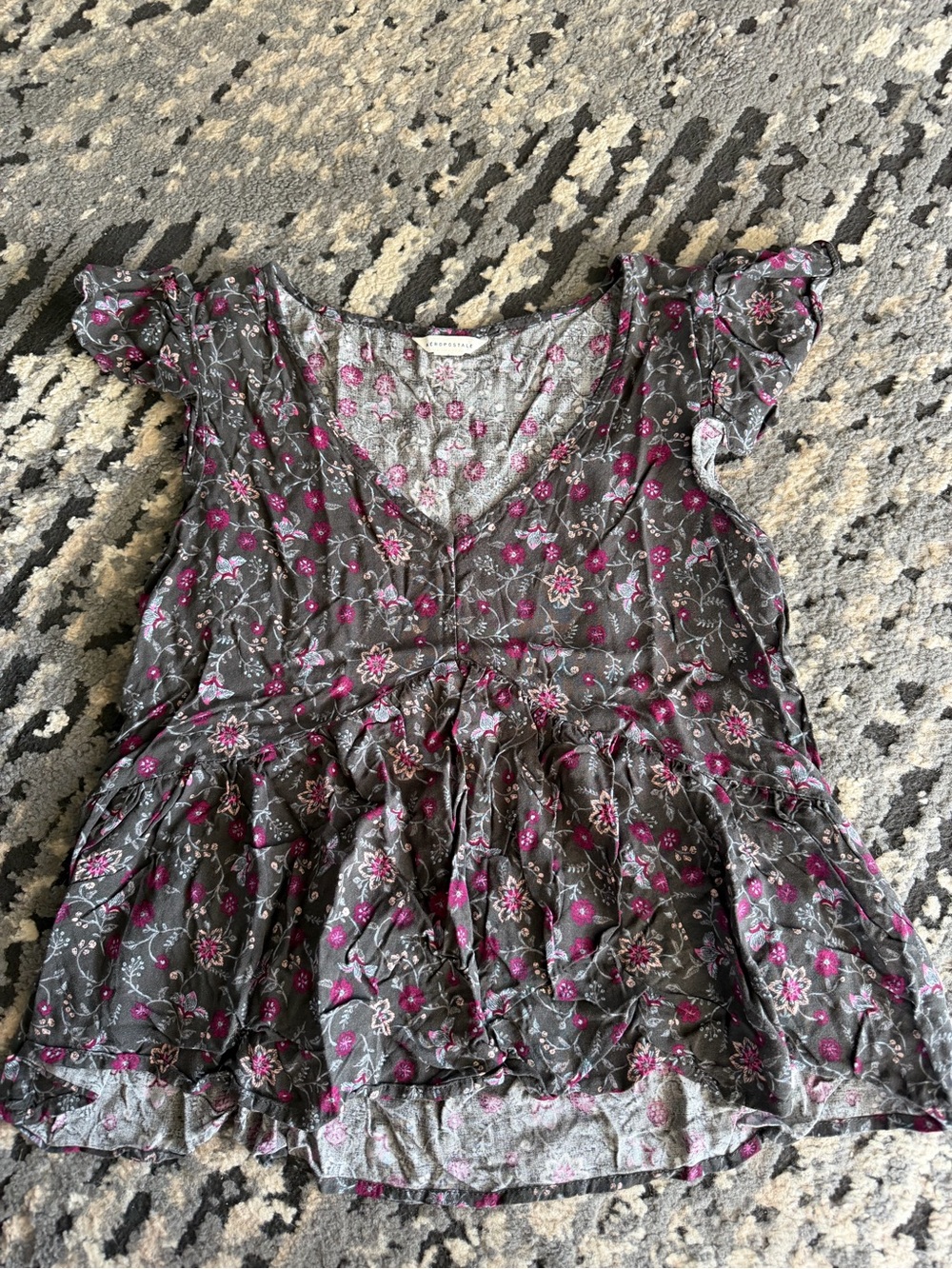 Aeropostale Gray Floral V-Neck Ruffle Sleeve Tunic with Pink Accents